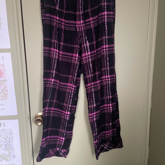 Victoria's Secret Plaid Pajama Set - Pink and Black Sz S - Picture 6 of 10